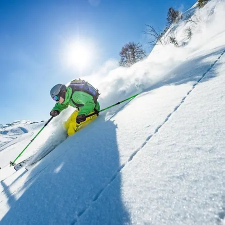 شقة آيغنبرغ أبارتمنتس *