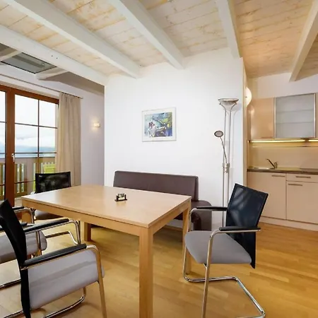 آيغنبرغ أبارتمنتس شقة *