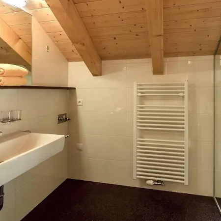 آيغنبرغ أبارتمنتس *